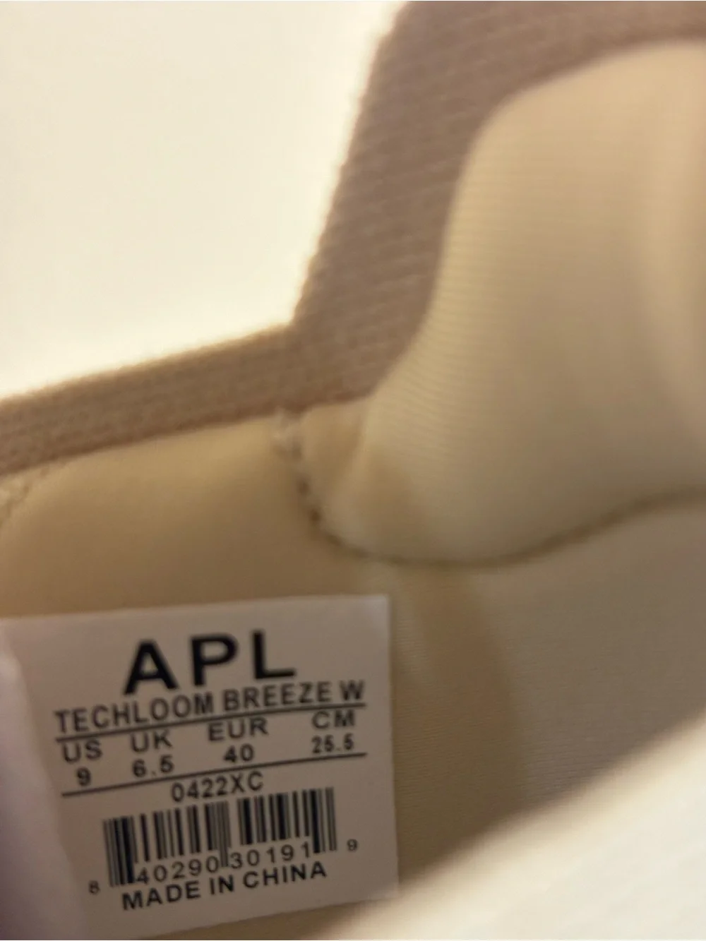 APL TechLoom Breeze Women’s 9 Beach Energy White NIB Extra Laces